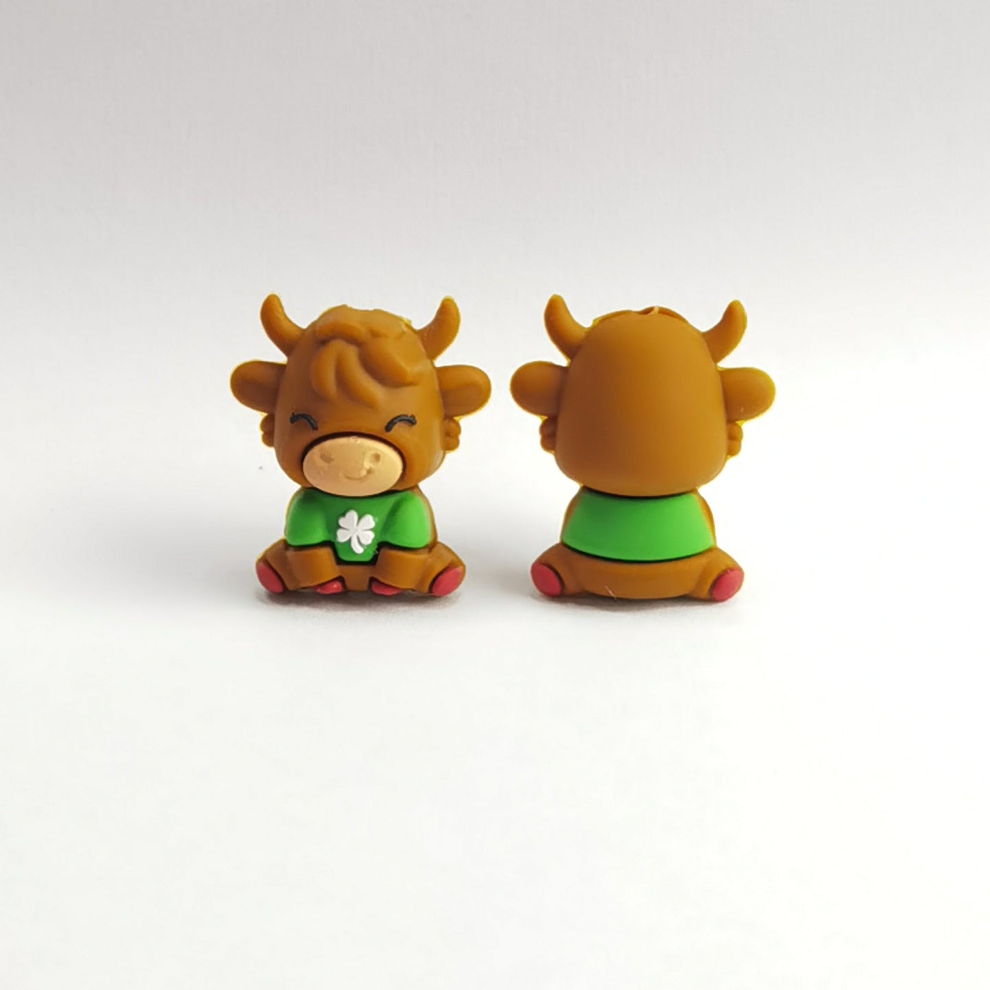 20Pcs Silicone 3D Focal Beads Brown Smiling Highland Cattle Sitting Pose