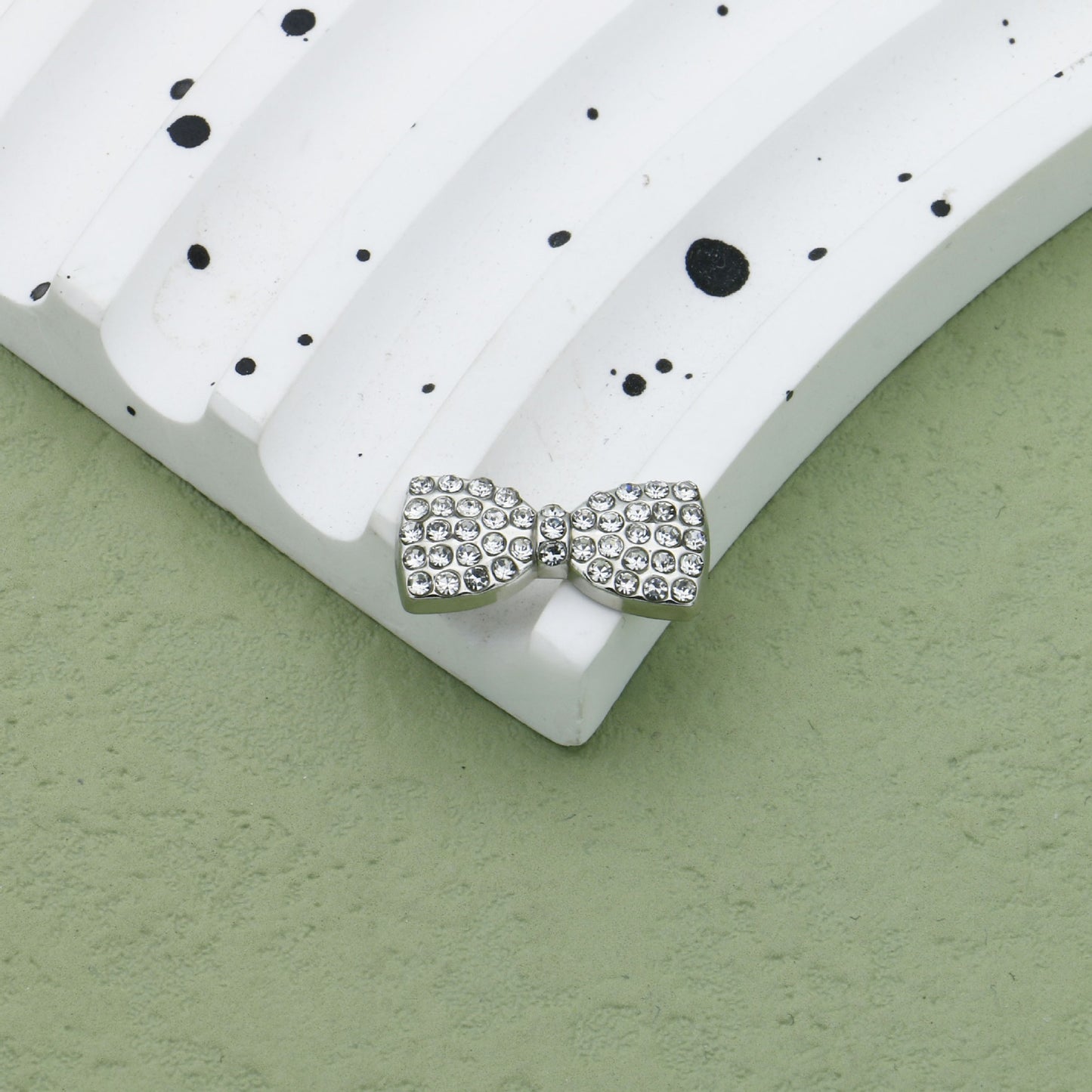 10Pcs 32x22mm Hello Kitty Butterfly Colored Diamond Alloy Bead Frames 6