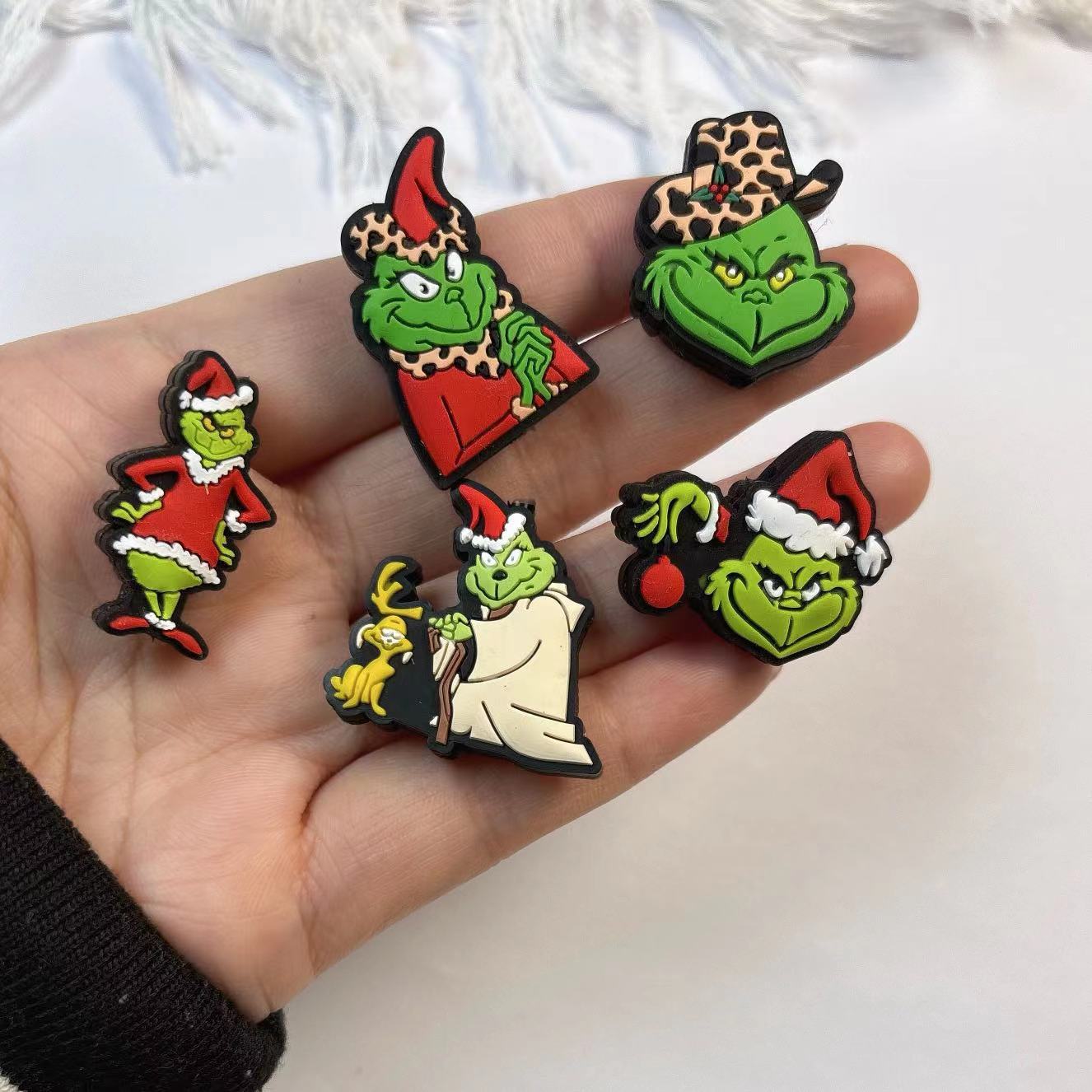 20pcs Silicone Focal Beads Green Furry Character Scowling Face Variety 2