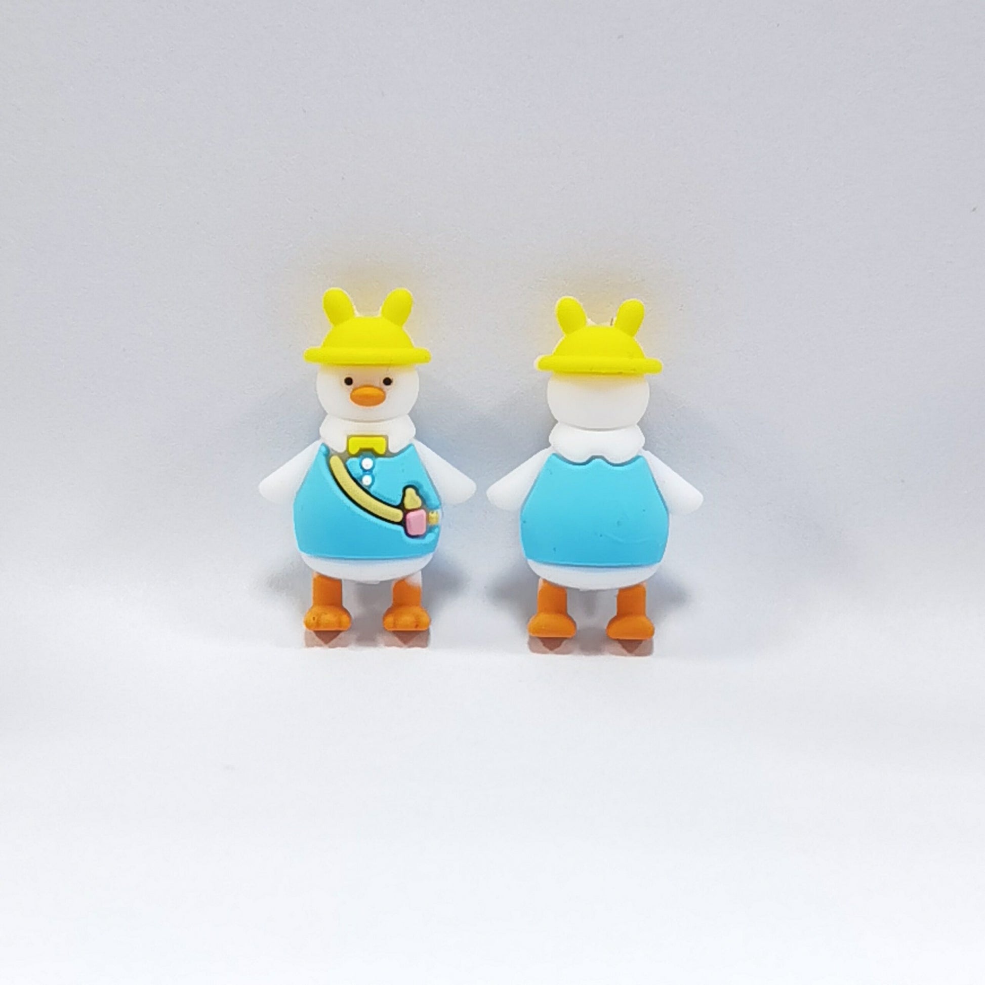 20Pcs Silicone 3D Focal Beads Blue Clothing Goose With Yellow Hat