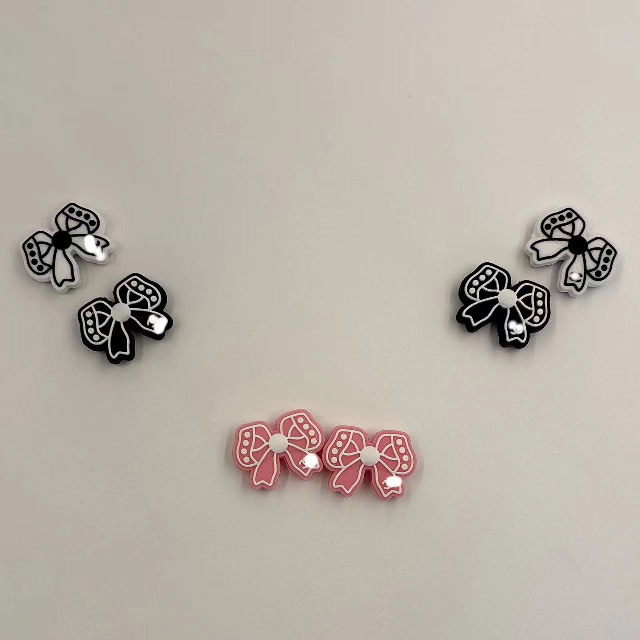 Silicone Focal Beads Major Suit Bag Bow Detailed Design 4