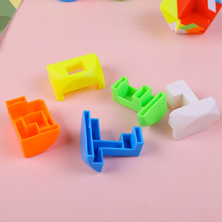 Plastic Luban Lock Puzzle Brain Teaser Educational Toy 2