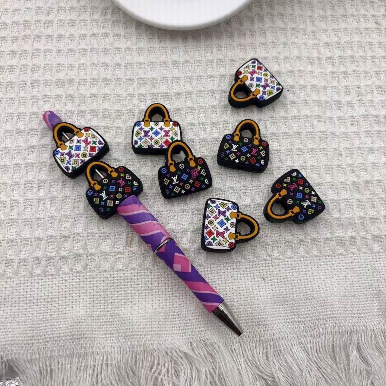20Pcs Silicone Focal Beads Color Bag with Handle Detail 3