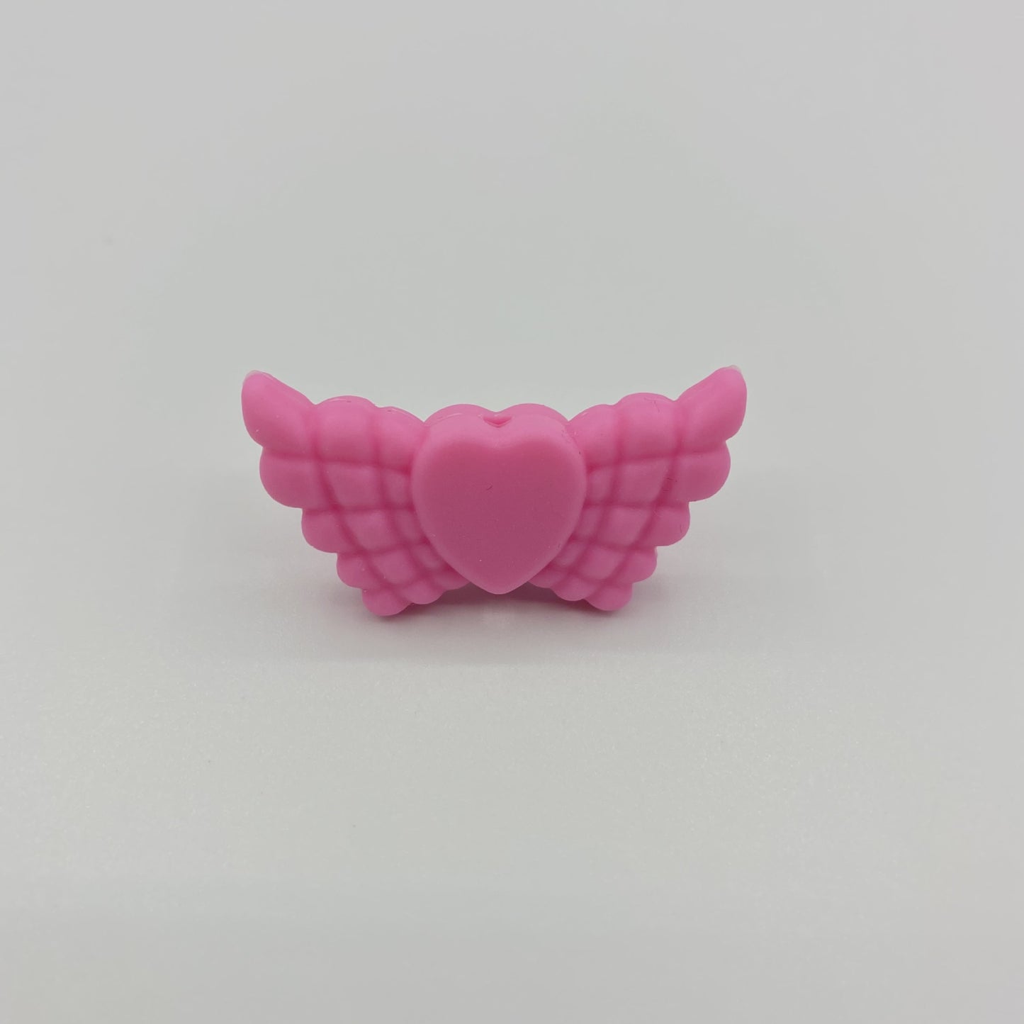 20pcs Silicone Focal Beads Wing Shape with Heart Center 30