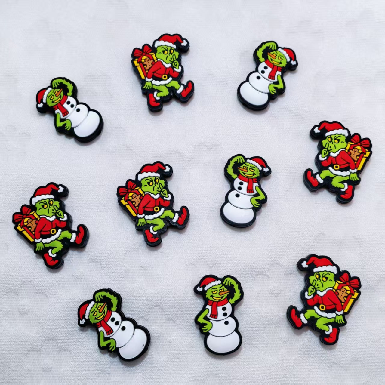 20Pcs Silicone Focal Beads Green Furry Character Scowling Face with Santa Hat