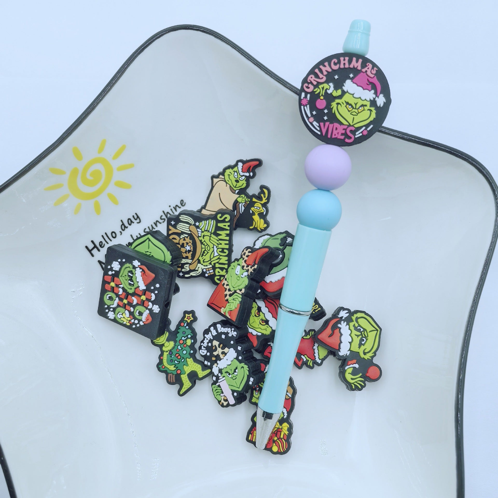 20Pcs Silicone Focal Beads Christmas Green Furry Character Scowling Face Set 2