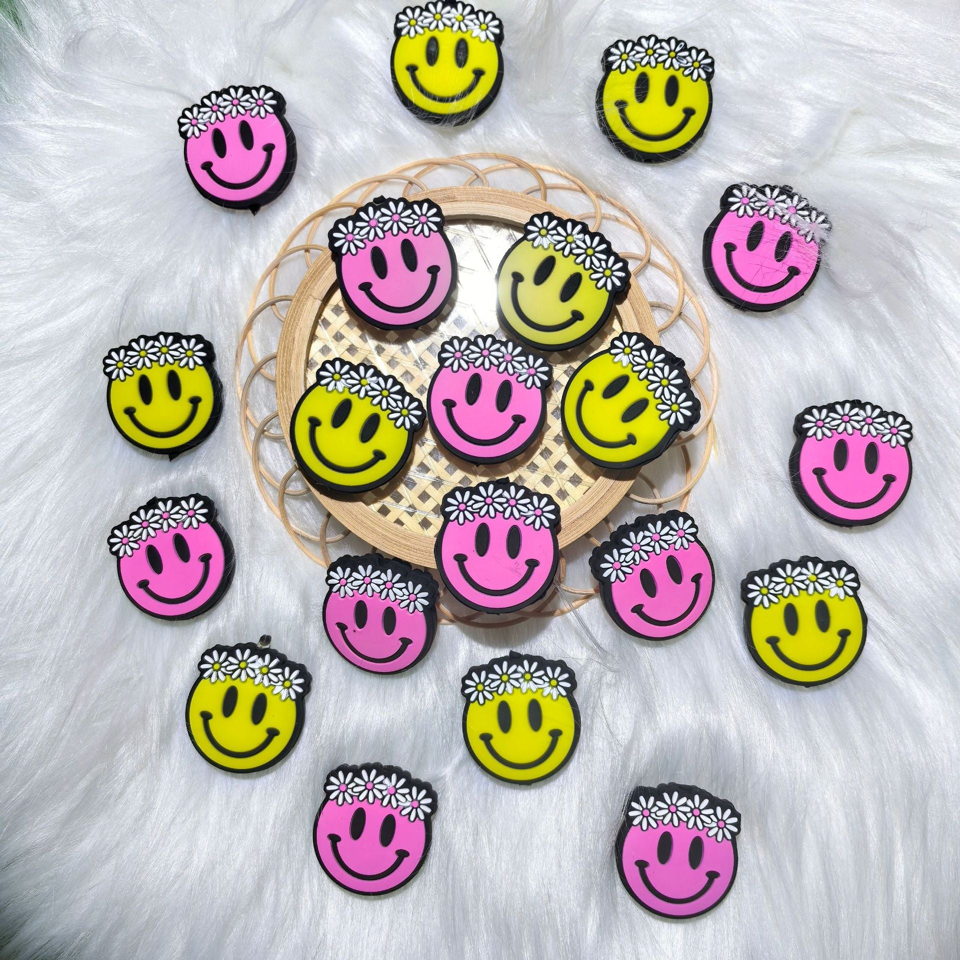 20Pcs Silicone Focal Beads Smiley Flower Smiling Face with Daisy Crown