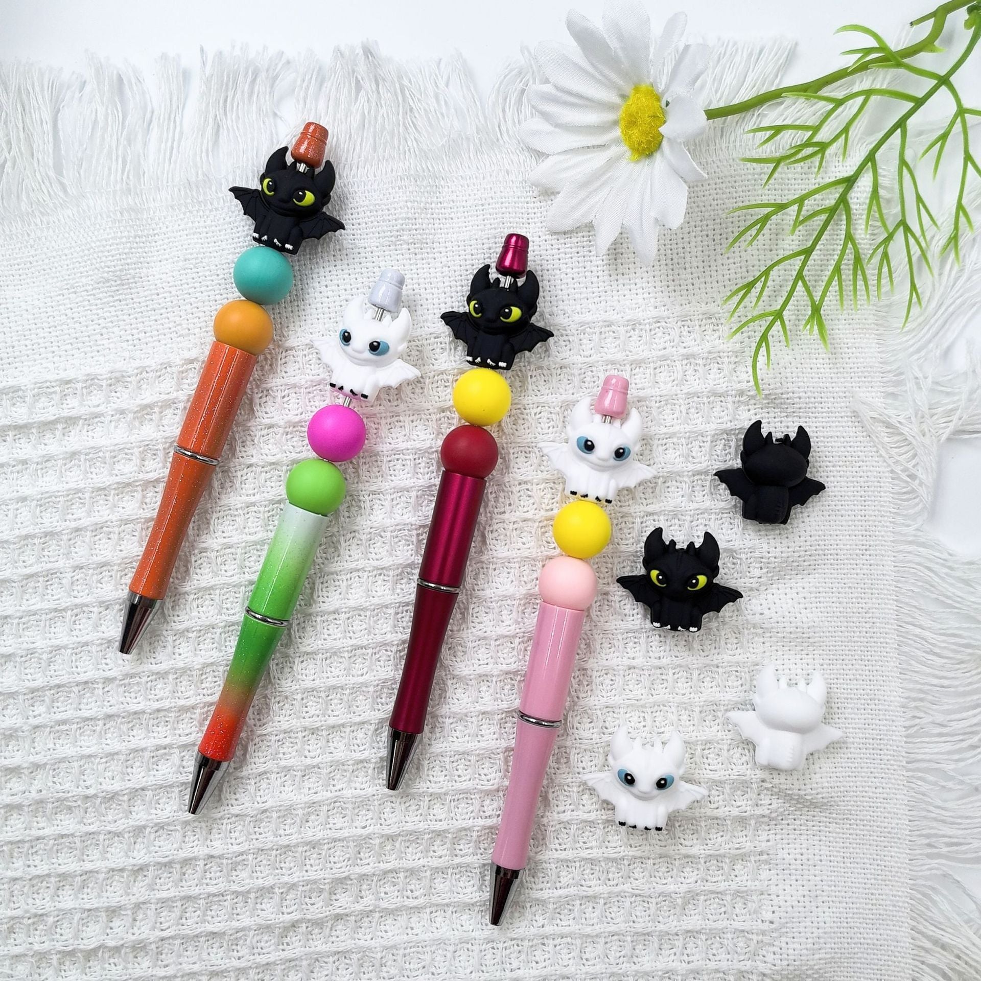 20Pcs Silicone 3D Focal Beads Black and White Dragon Character Sitting Pose