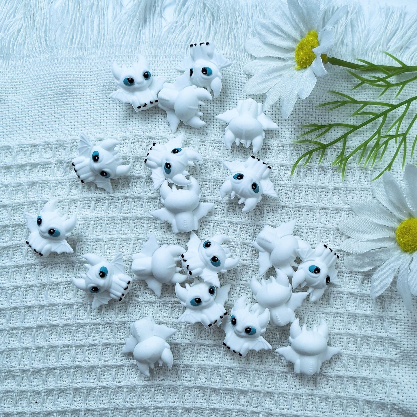 20Pcs Silicone 3D Focal Beads Black and White Dragon Character Sitting Pose 4