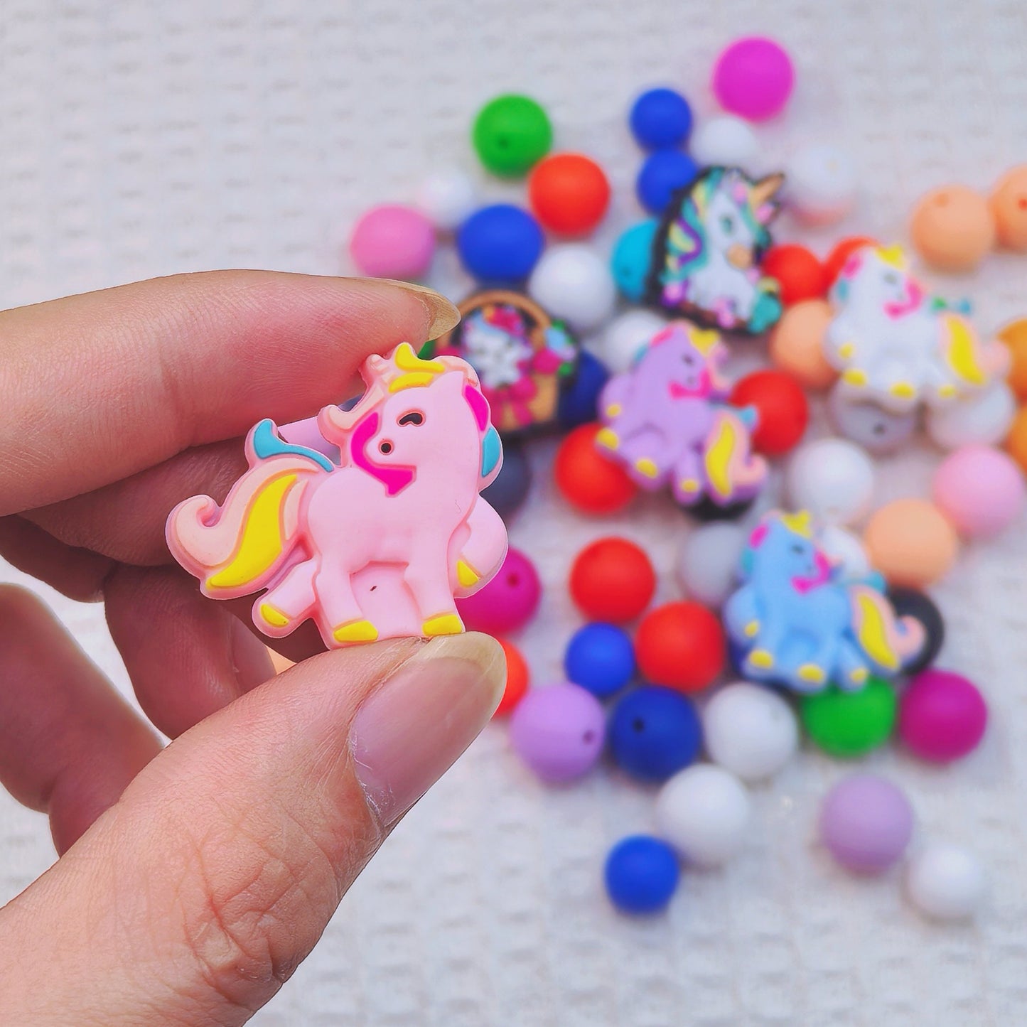 20Pcs Silicone Focal Beads Colorful Unicorn Sitting Pose 3