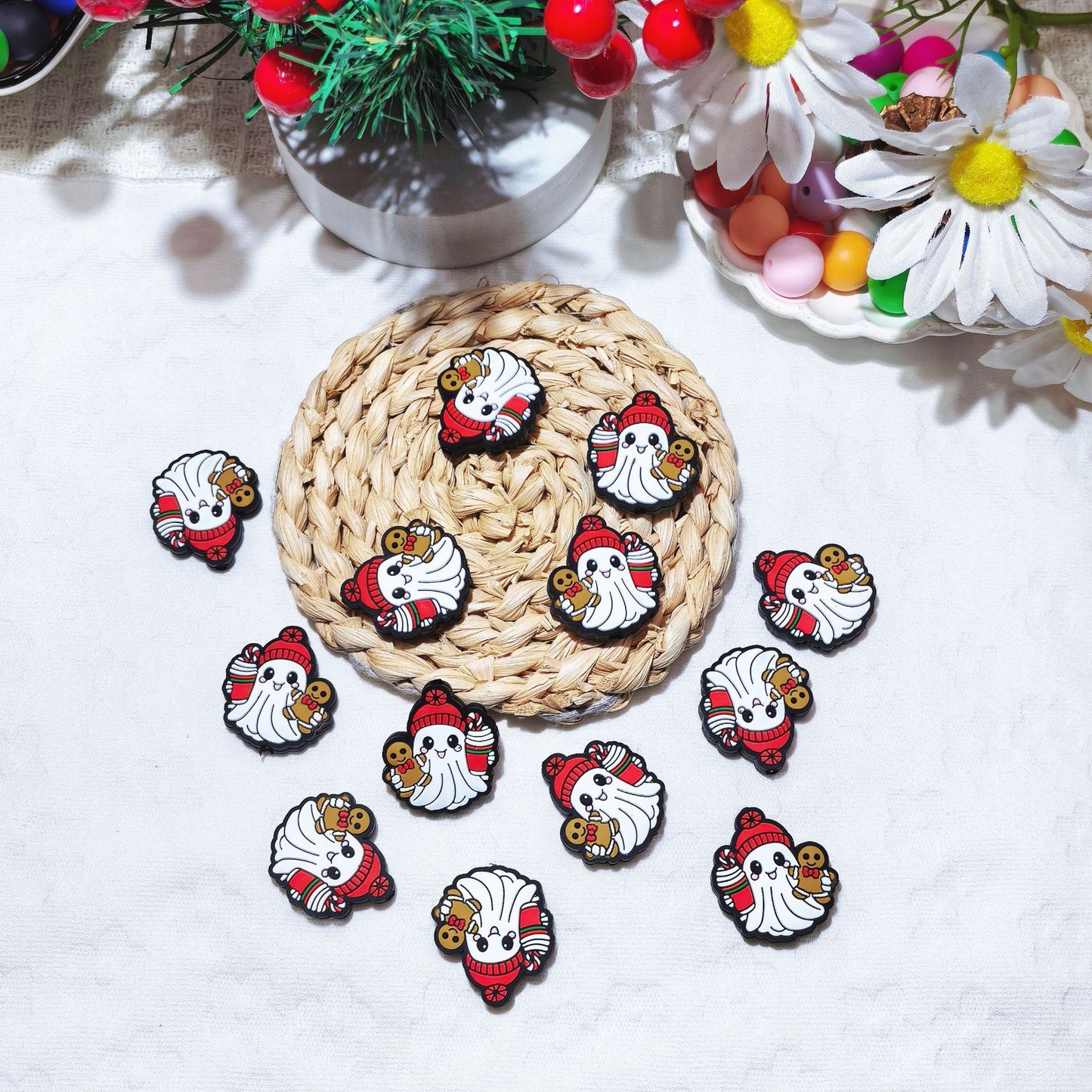 20pcs Silicone Focal Beads Halloween Ghost Holding Gingerbread and Drink 2