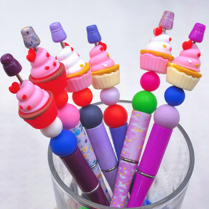 20Pcs Silicone 3D Focal Beads Valentine'S Day Small Cake Holding Heart 3