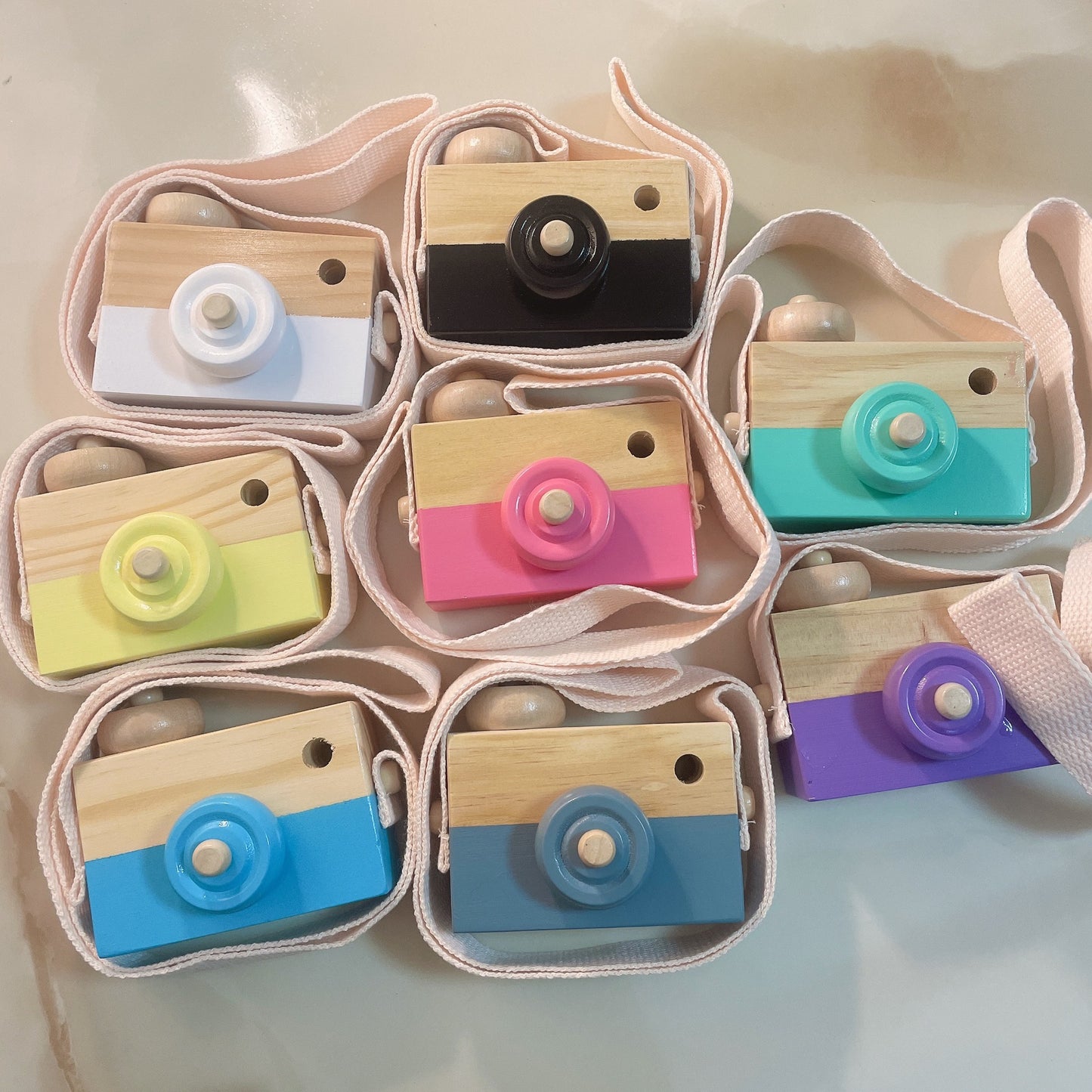 Wooden Pretend Play Camera Toy for Toddlers 8x9x3.5cm 2