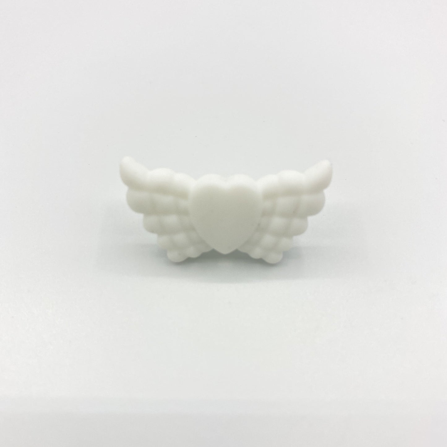 20pcs Silicone Focal Beads Wing Shape with Heart Center 25