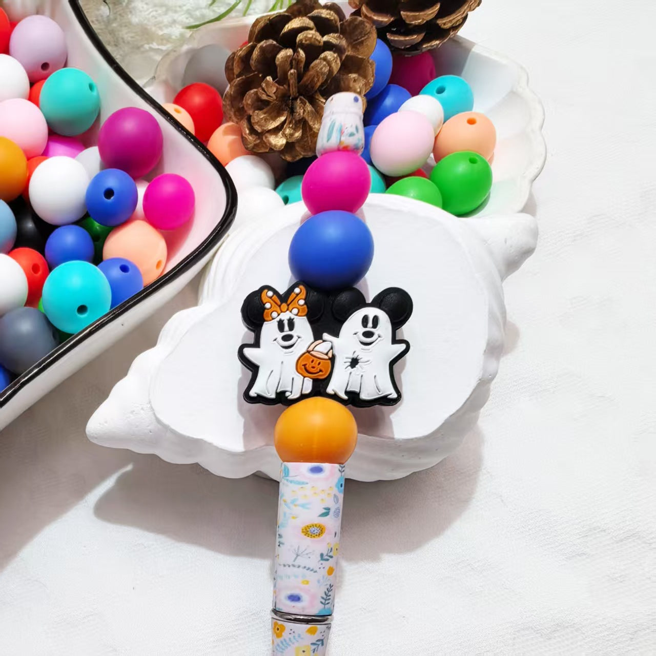 20Pcs Silicone Focal Beads Ghost Round Ear Mouse Character with Pumpkin Accessory 4