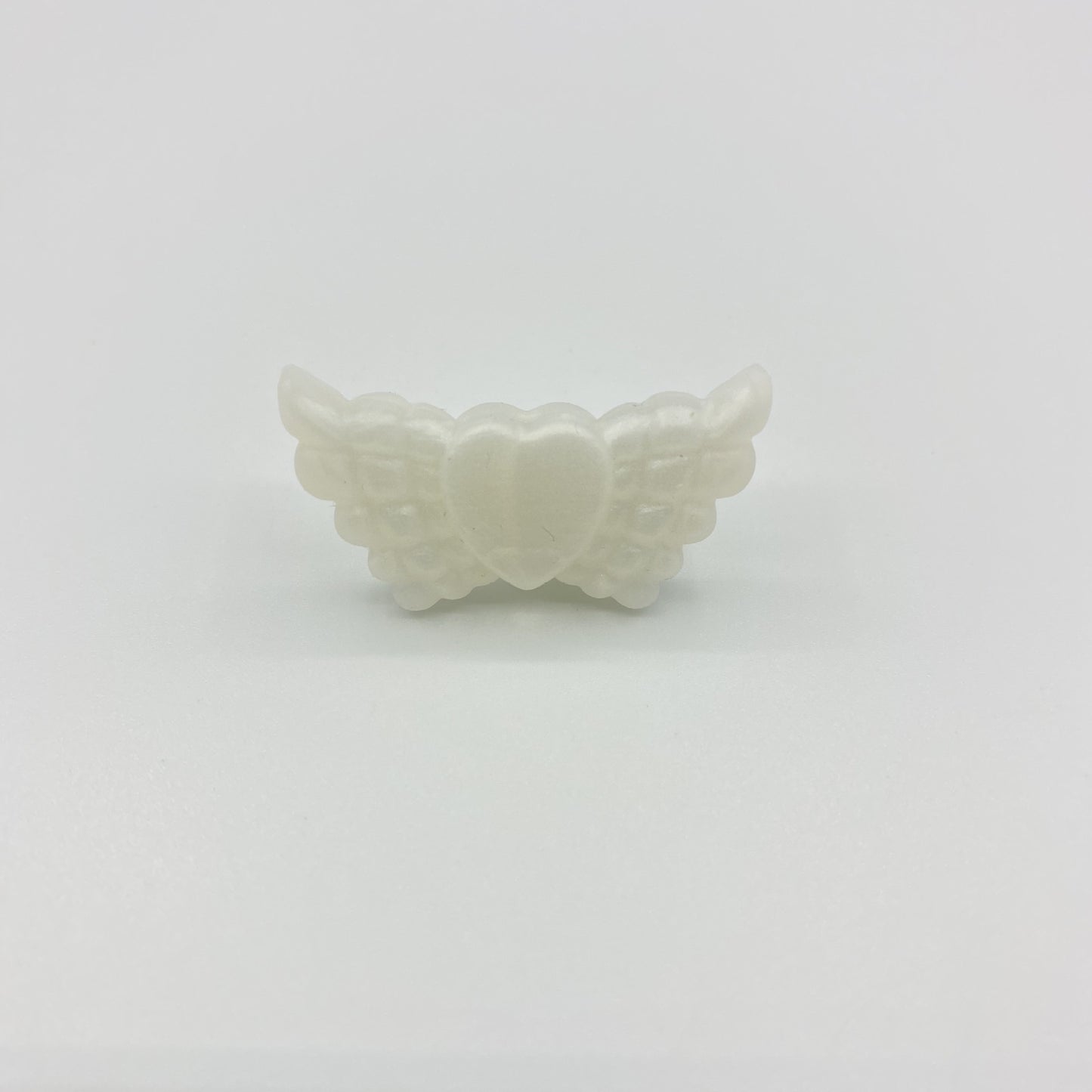 20pcs Silicone Focal Beads Wing Shape with Heart Center 41