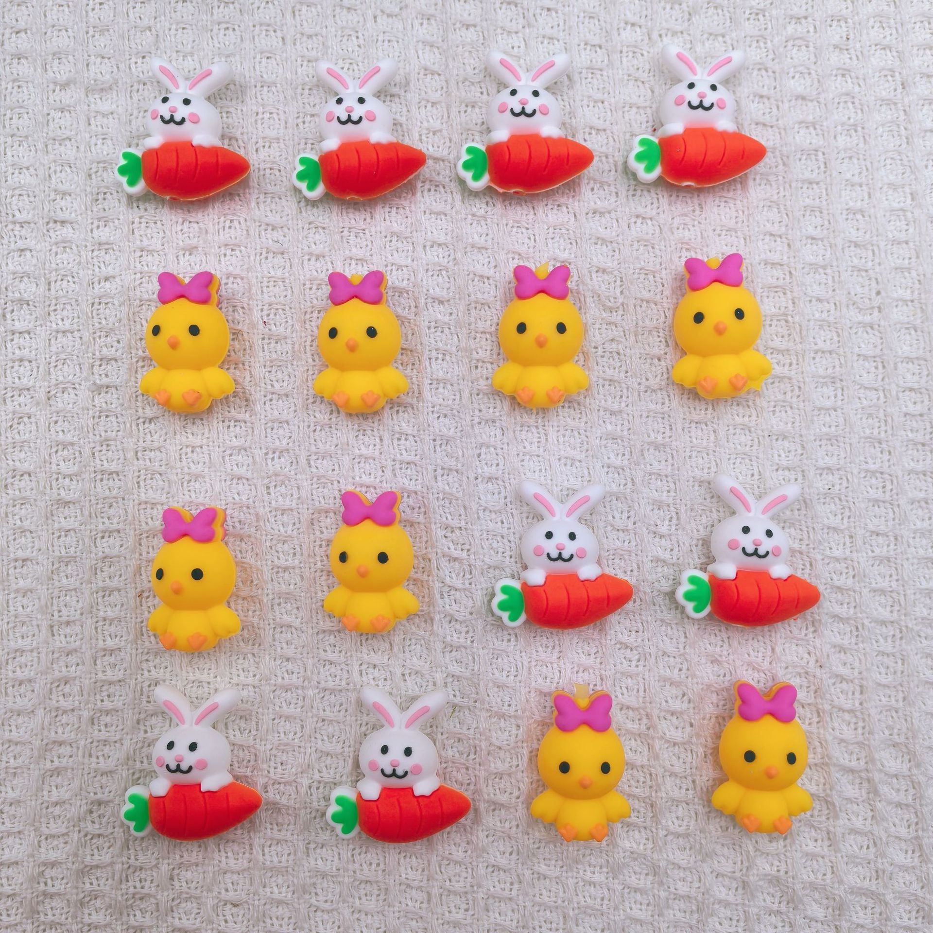 20Pcs Silicone 3D Focal Beads Easter Little Yellow Chicken Holding Pink Bow 5