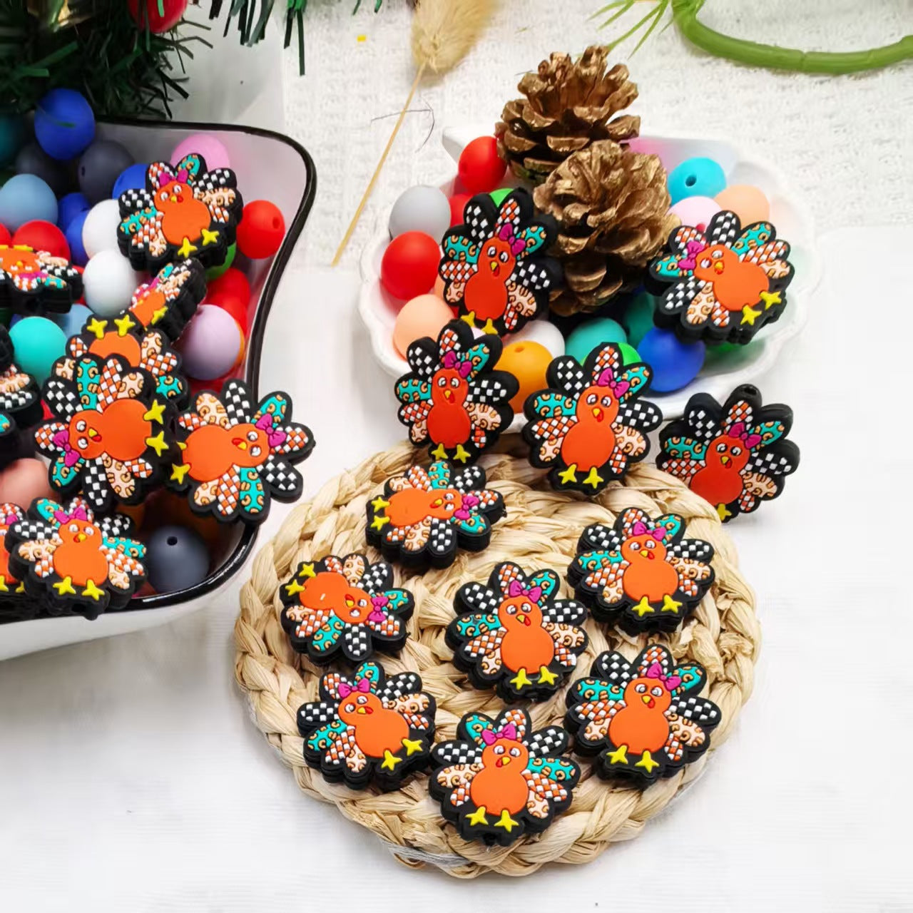 20Pcs Silicone Focal Beads Colorful Peacock Holding Feather Fan