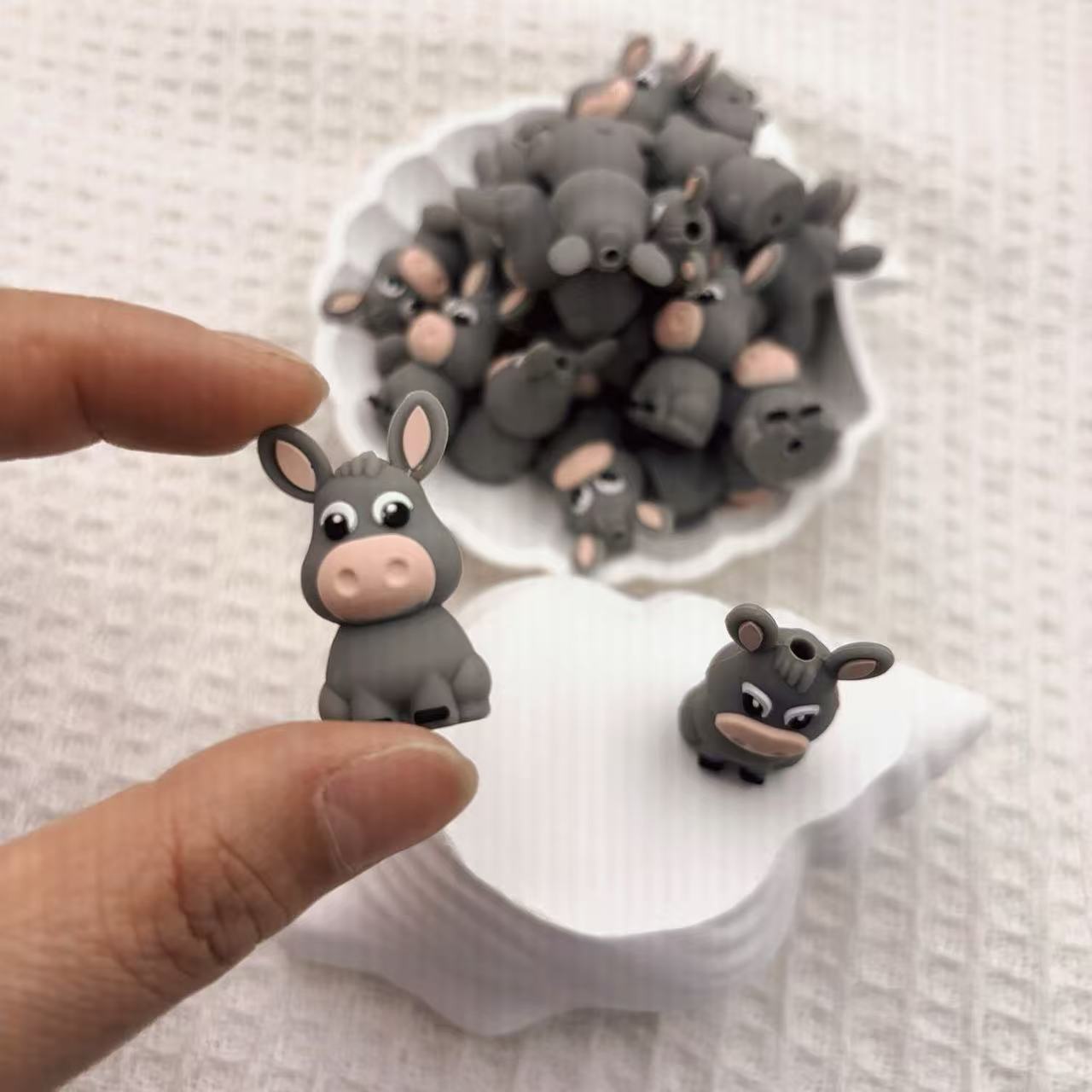 20Pcs Silicone 3D Focal Beads Gray Donkey Cartoon Character Sitting Pose 3