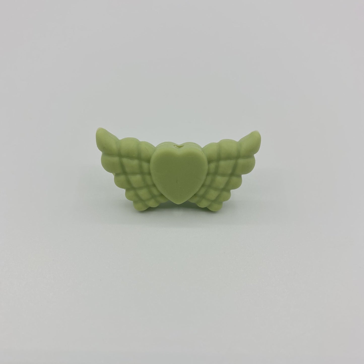 20pcs Silicone Focal Beads Wing Shape with Heart Center 38