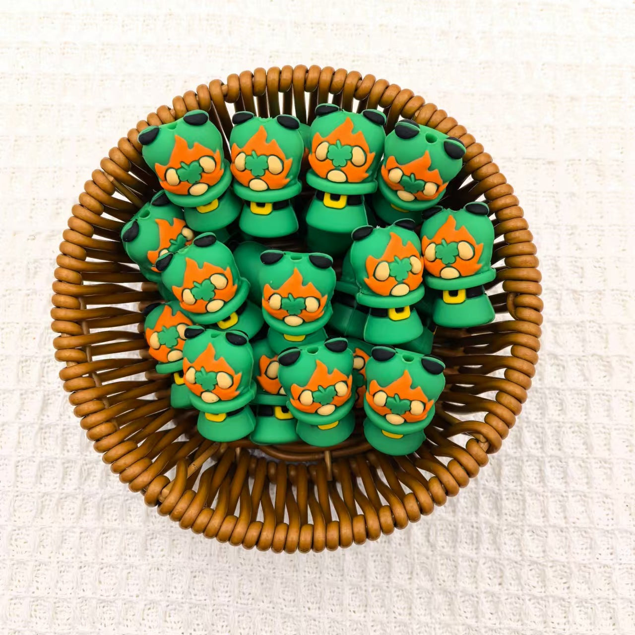 20Pcs Silicone 3D Focal Beads Three Leaf Old Man Green Belt 3