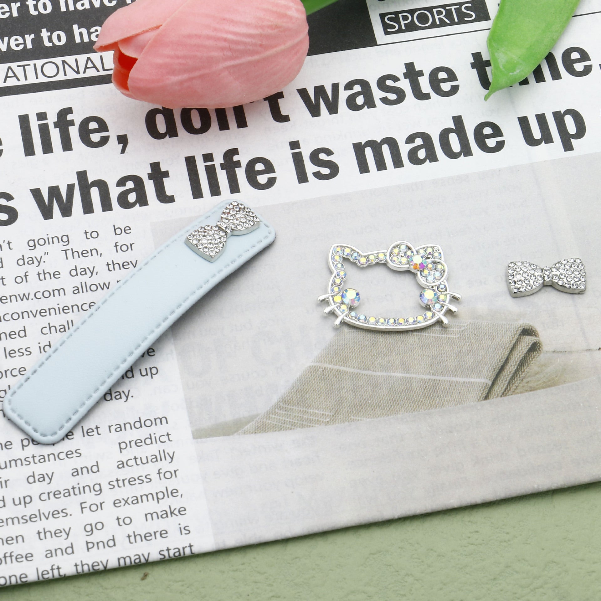 10Pcs 32x22mm Hello Kitty Butterfly Colored Diamond Alloy Bead Frames