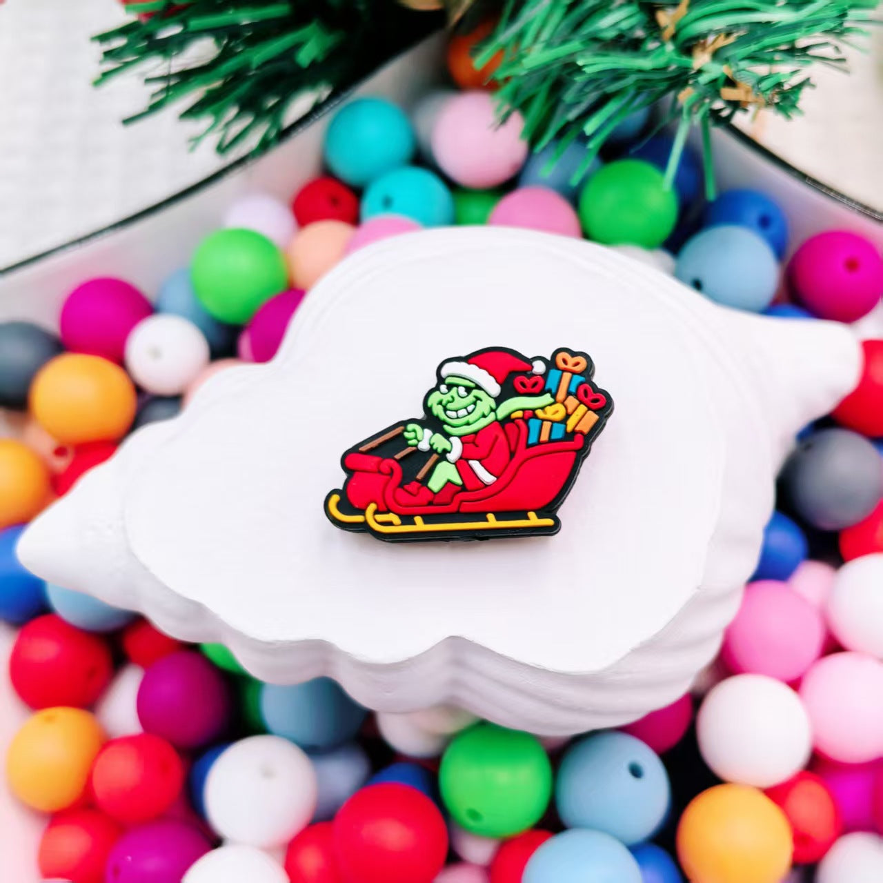 20Pcs Silicone Focal Beads Christmas Green Furry Character Scowling Face Sleigh 6