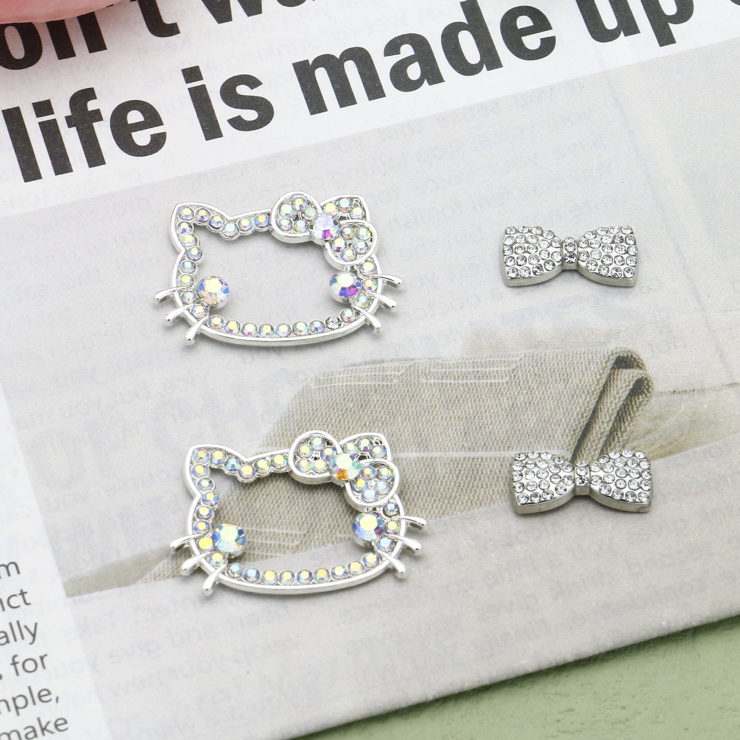 10Pcs 32x22mm Hello Kitty Butterfly Colored Diamond Alloy Bead Frames 2