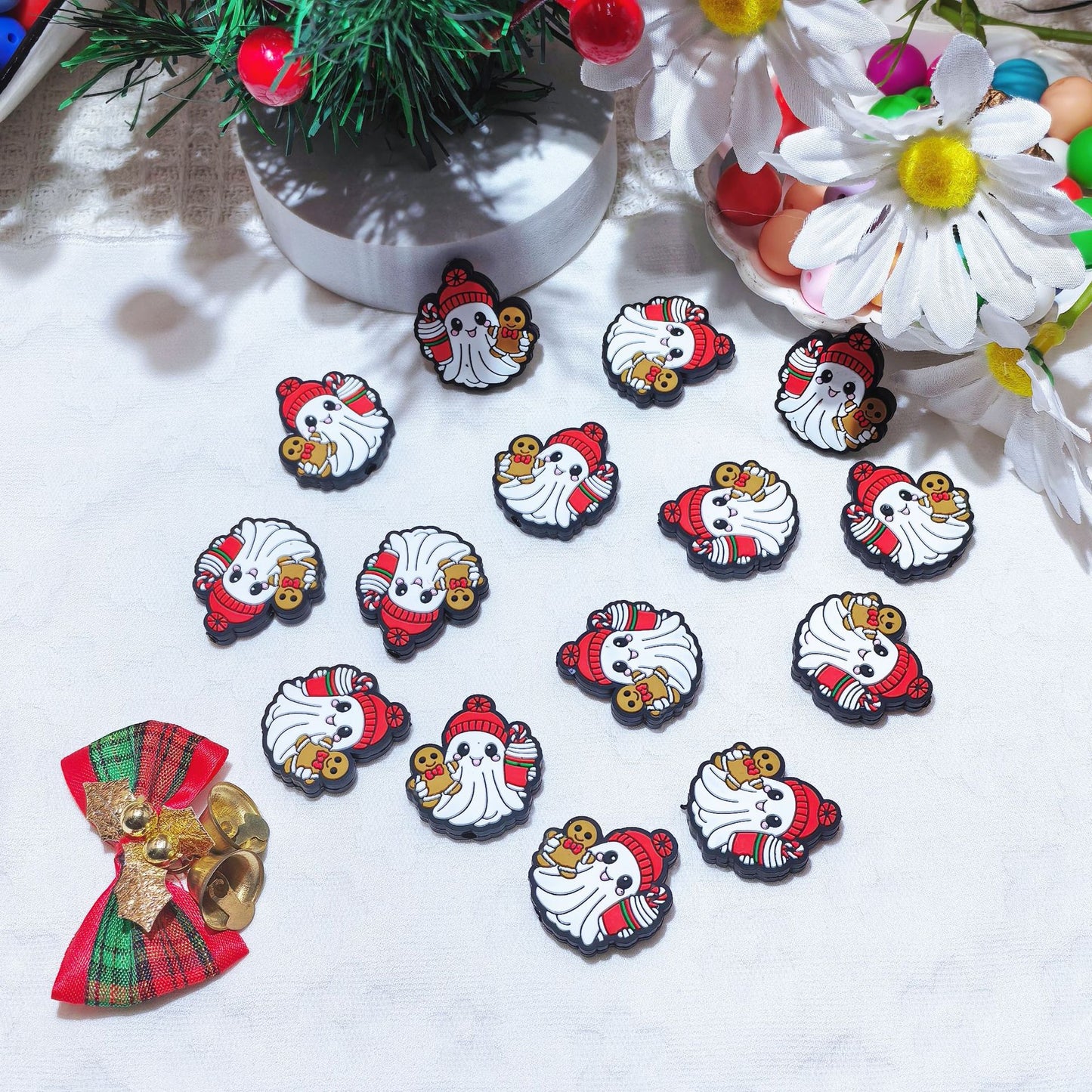 20pcs Silicone Focal Beads Halloween Ghost Holding Gingerbread and Drink 4