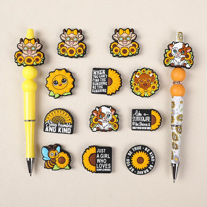 Silicone Focal Beads Highland Cow Sunflower Holding Daisy Detail 2