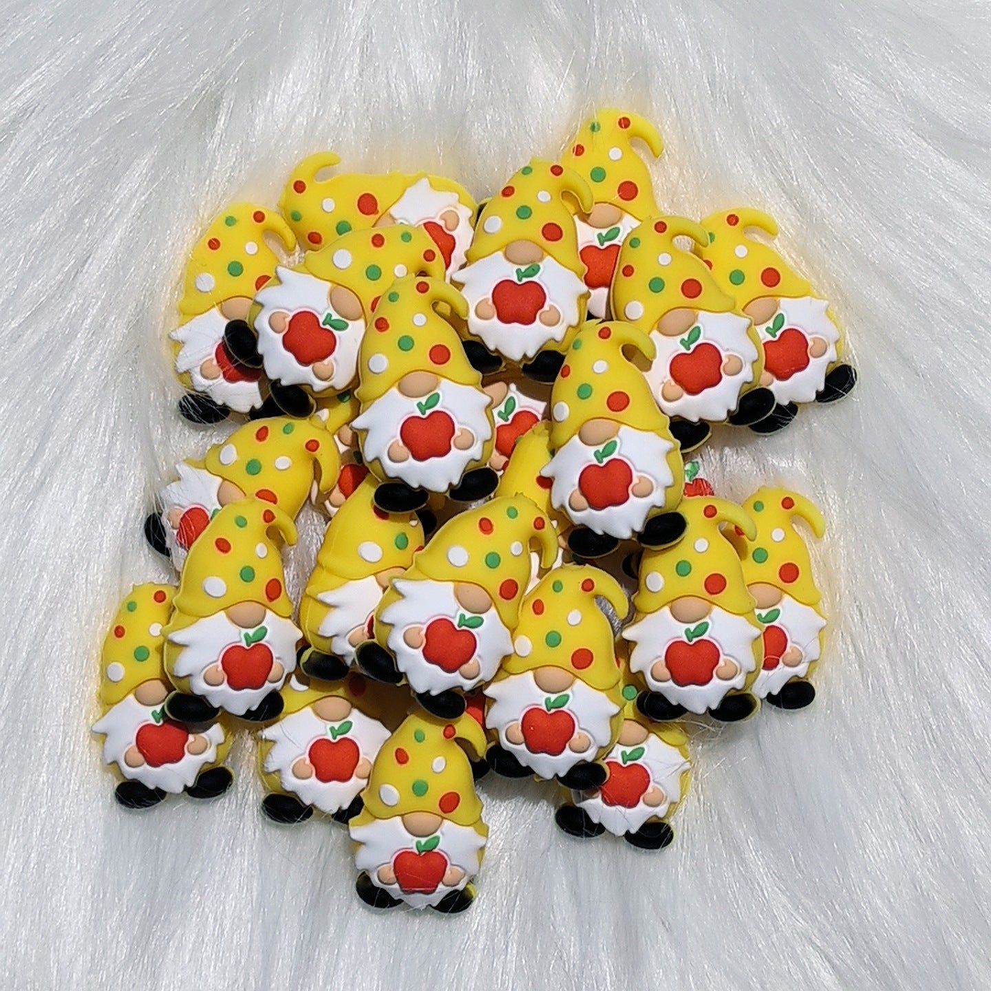 20Pcs Silicone 3D Focal Beads Yellow Apple Dwarf Front Facing 2