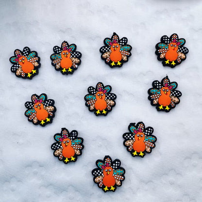 20Pcs Silicone Focal Beads Colorful Peacock Holding Feather Fan 4