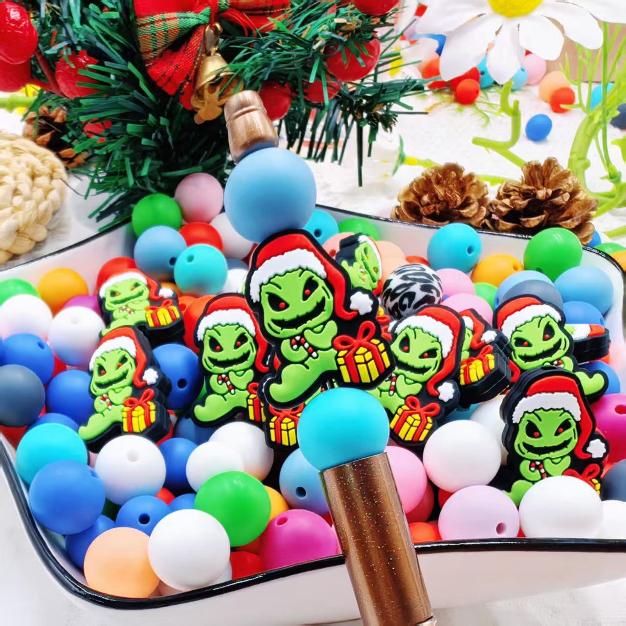 20Pcs Silicone Focal Beads Christmas Halloween Green Furry Character Scowling Face 2