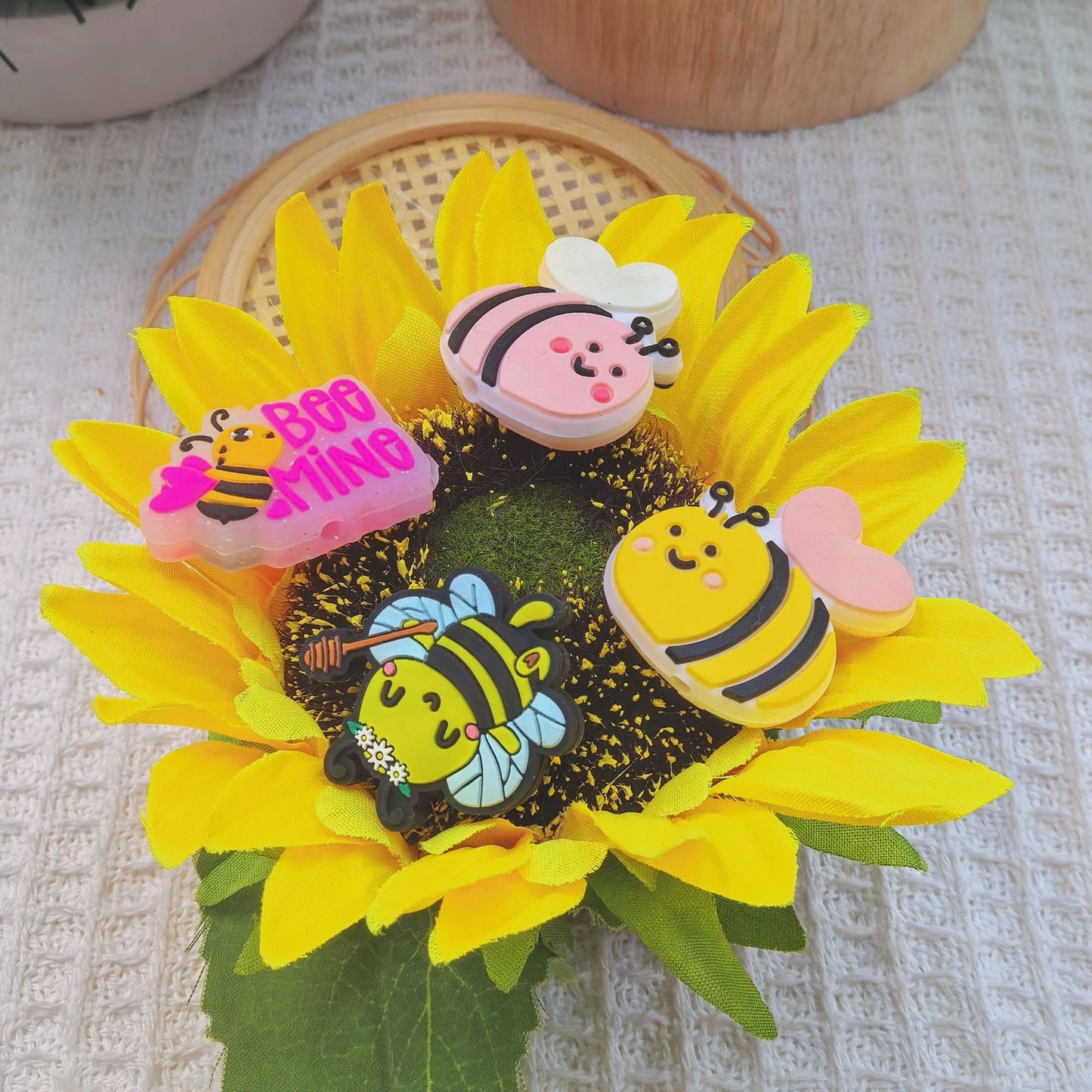 20Pcs Silicone Focal Beads Multi Type Small Bees Assorted Designs 3