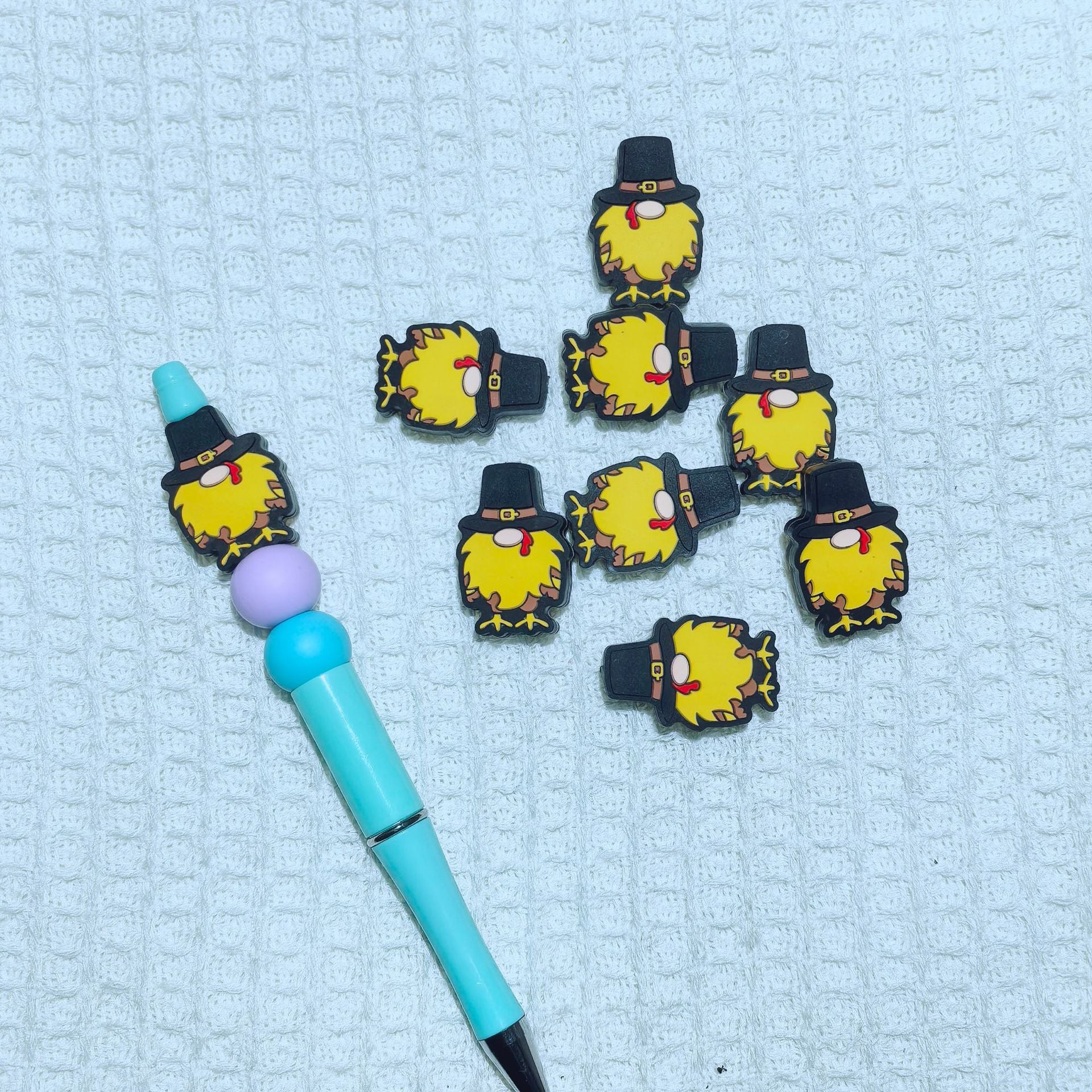 20Pcs Silicone Focal Beads Topper Chick Wearing Pilgrim Hat 3