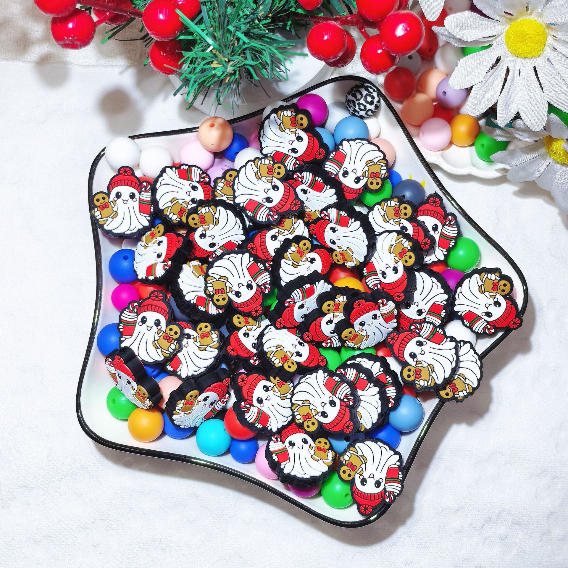 20pcs Silicone Focal Beads Halloween Ghost Holding Gingerbread and Drink 3