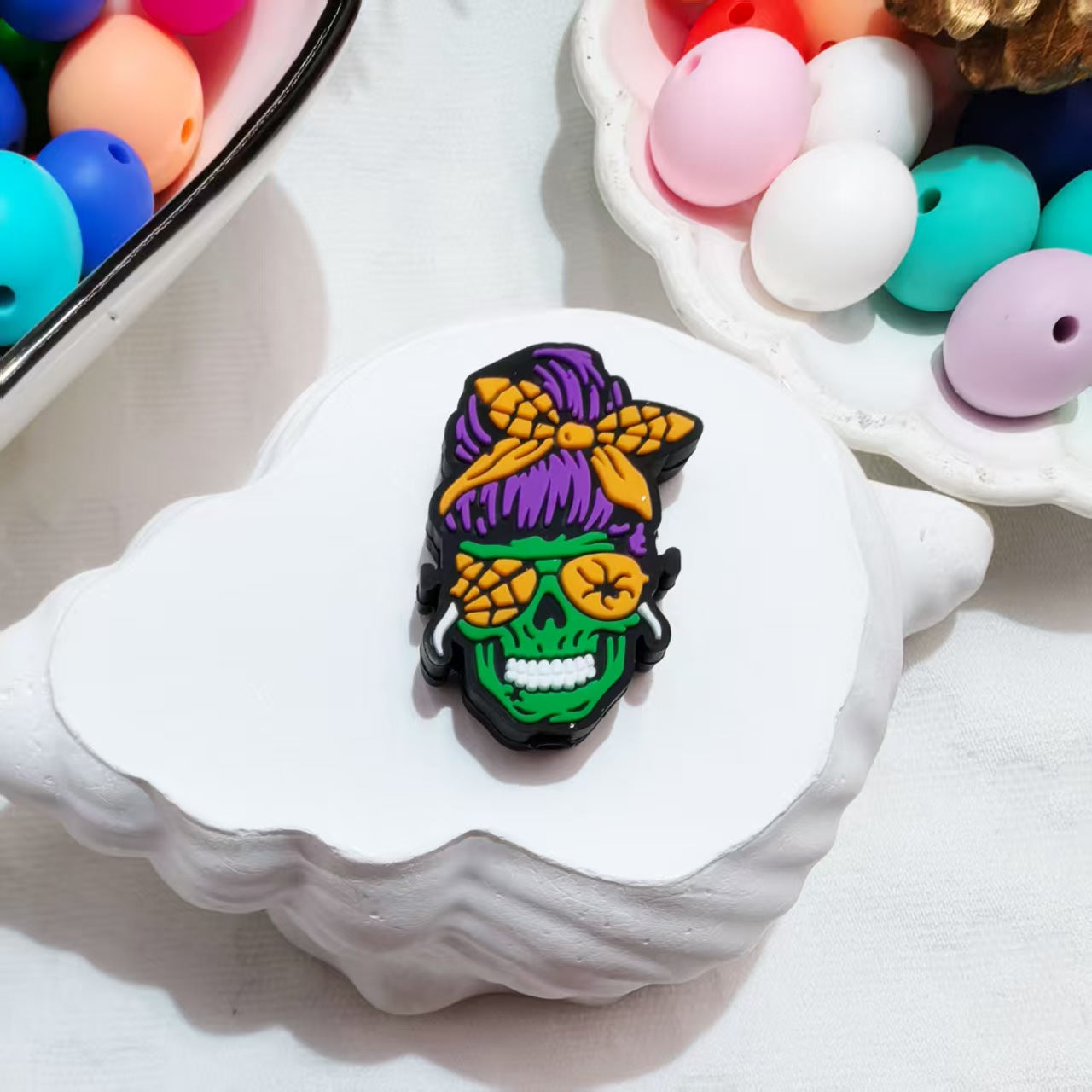 20Pcs Silicone Focal Beads Green Alien Head with Bandana 4