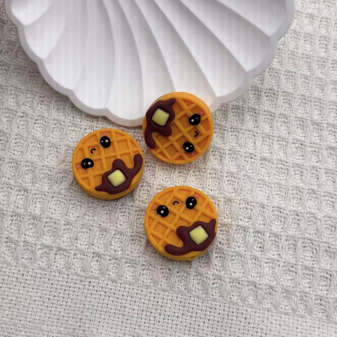 20Pcs Silicone 3D Focal Beads Cute Biscuits Smiling Face Design 5