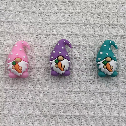 20Pcs Silicone 3D Focal Beads Easter Carrot Tricolor Dwarfs Holding Carrot 3