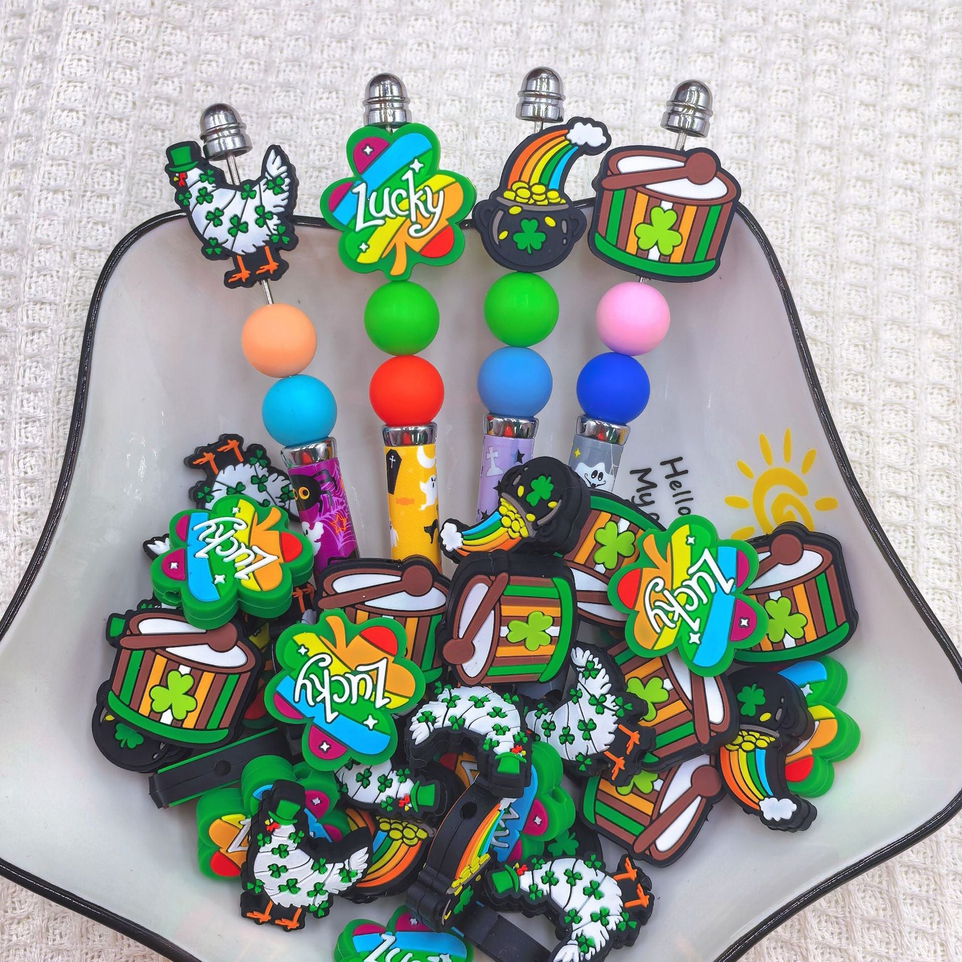 20Pcs Silicone Focal Beads Lucky Grass Rainbow Pot Drum and Hen Design 2