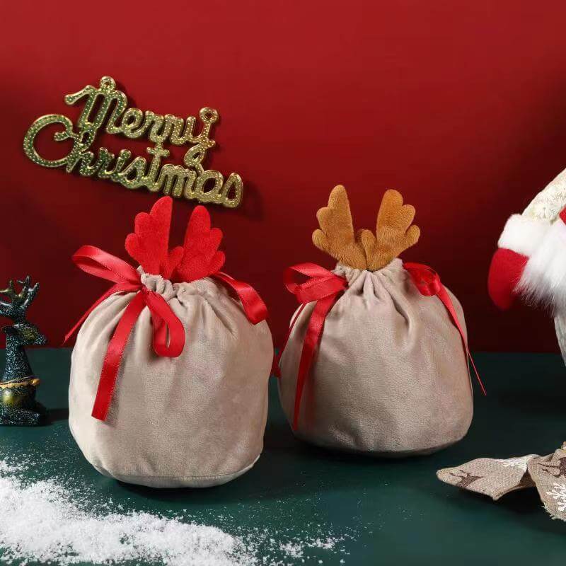 Velvet Christmas Gift Bag with Antler Decoration 13x15cm 6
