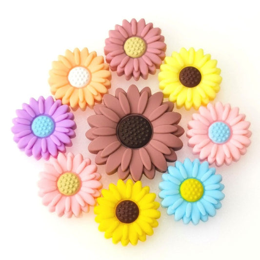 50pcs Silicone Focal Beads Daisy Flower Variety of Colors Design