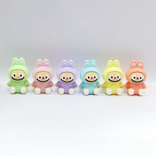 20Pcs Silicone 3D Focal Beads Cartoon Figure Sitting Pose
