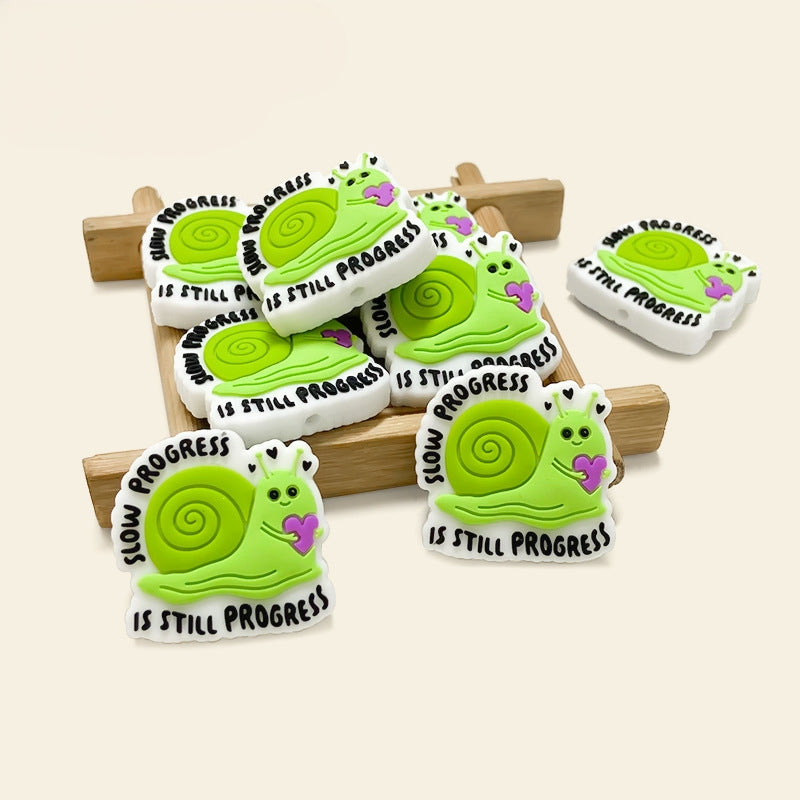 20Pcs Silicone Focal Beads Snail Animals Holding Heart